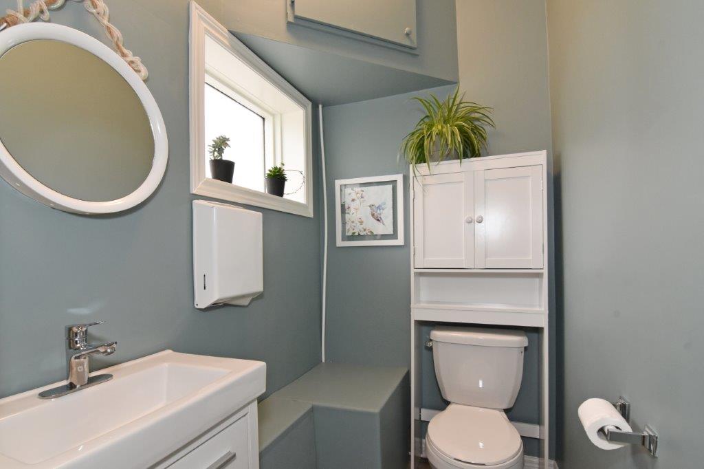 Onsite washrooms available